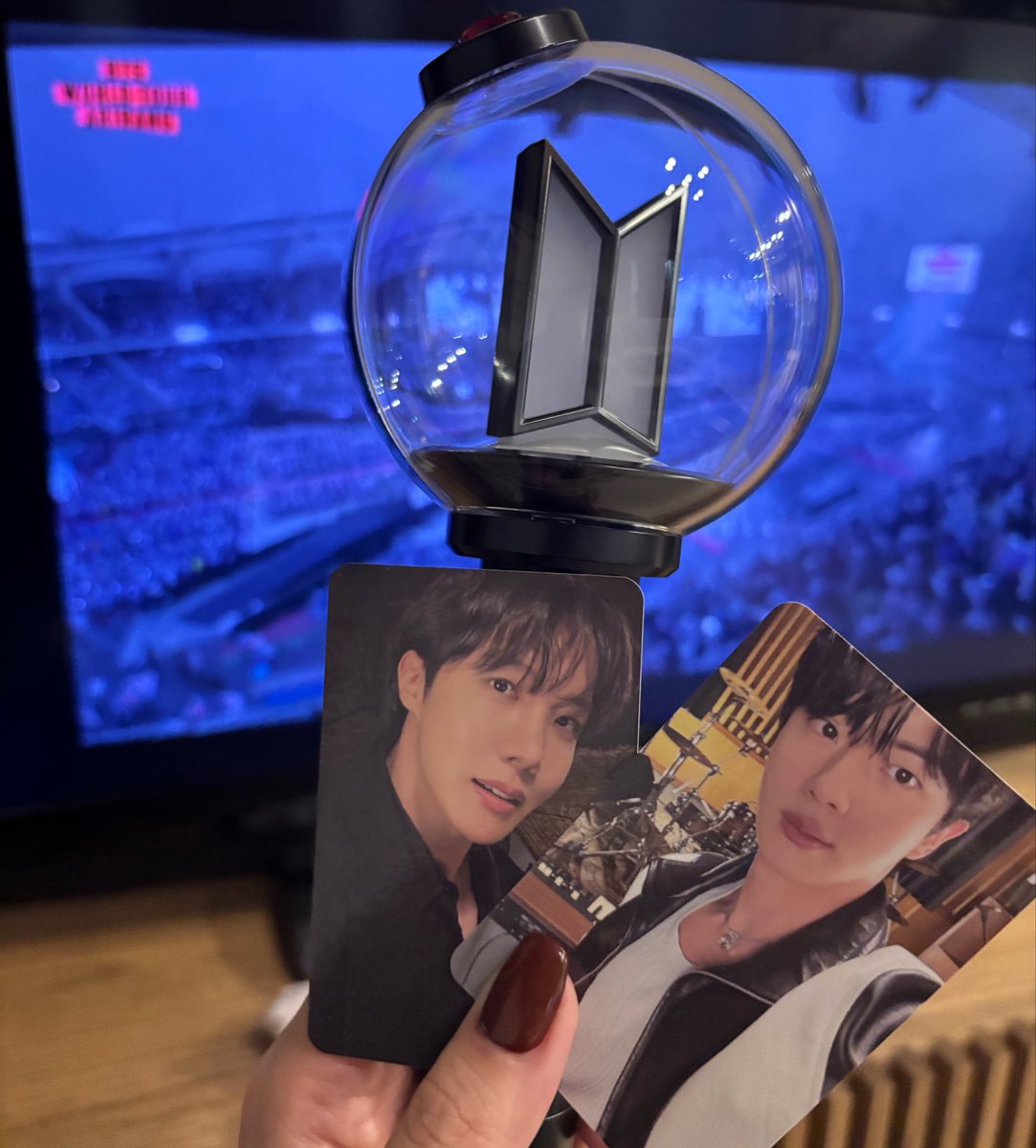 halupaca's tweet photo. ARIRANG 初日たのしかった〜〜！💜
雨すごかったみんな風邪ひきませんように😭🙏
次は明後日〜〜〜！ https://t.co/hjC1Uh1Qdo
