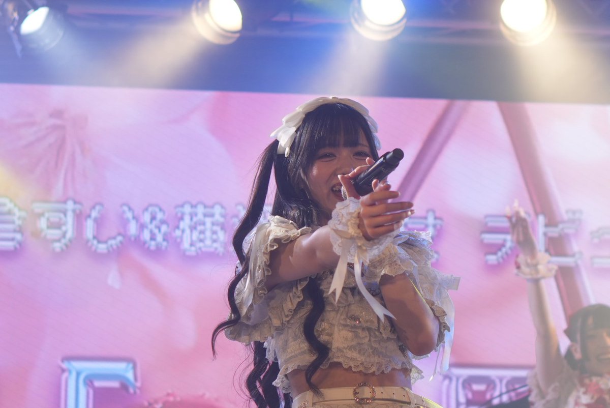 よしかず tweet media