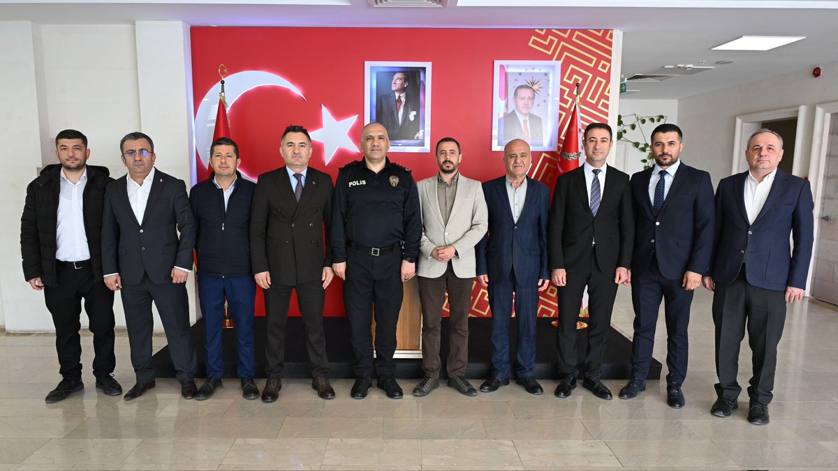 MesutUregen's tweet photo. Türkiye Kamu-Sen’e bağlı sendikalarımızın il başkanları ile birlikte, 10 Nisan Polis Teşkilatının Kuruluş Yıldönümü nedeniyle, İl Emniyet Müdürümüz Sayın Recep TECİMER'i makamında ziyaret ettik.
Nazik kabullerinden dolayı müdürümüze Teşekkür ederiz.
@OnderKahveci
@receptecimer https://t.co/SFXlsRYRHY