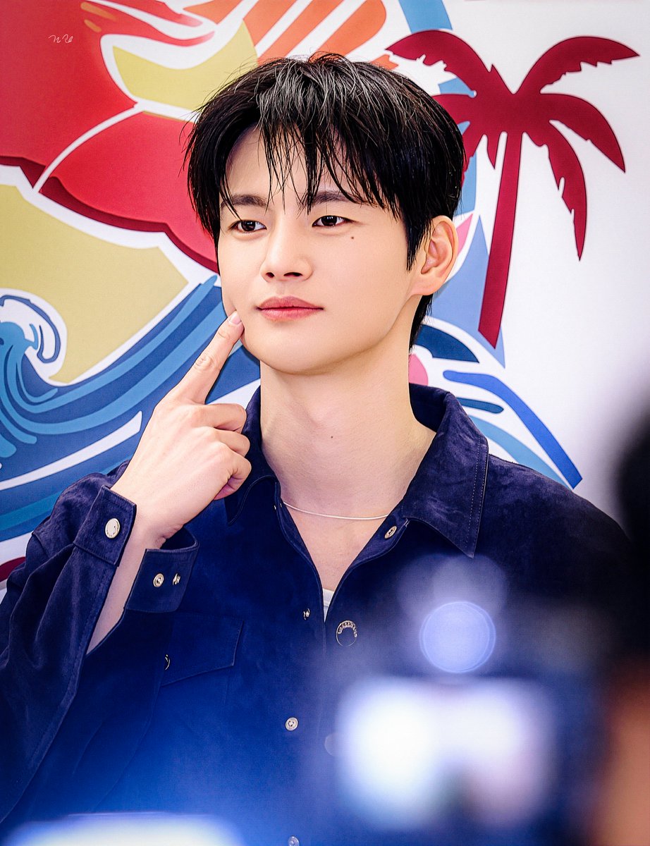 260407-롱샴팝업스토어

🍑👉복숭아를 누르지 마세요 👈🍑
말랑이에요

#서인국 #seoinguk #롱샴