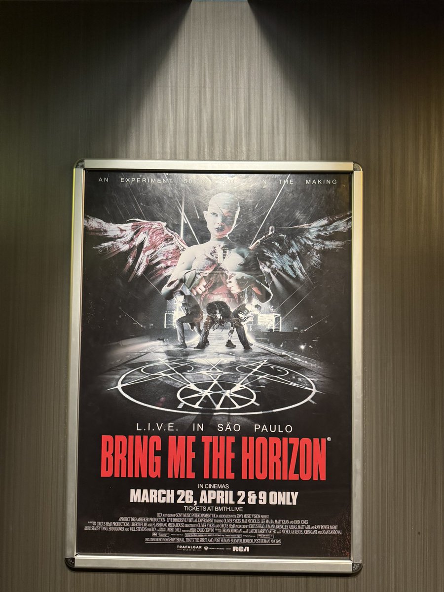 ktyk0211's tweet photo. BMTHの映画最高すぎだ。トークセッションにpale duskのdaidaiが登場して、作成の裏話も聞けてよかった。　#BMTHlive https://t.co/yUQaxLG1wr