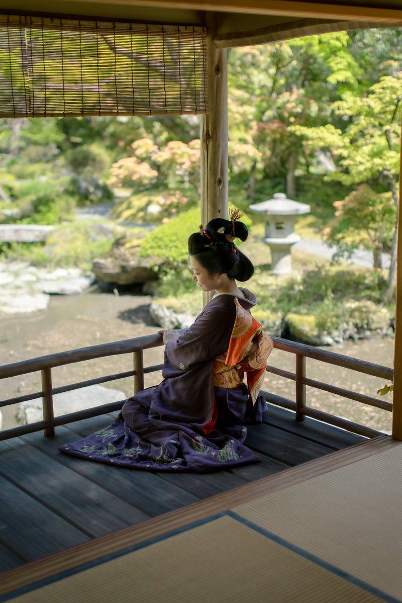 もうすぐ美しい新緑のシーズンがやってきます
まだ暑くならないこの時期が絶好のロケ日和です

日本髪変身体験も、ロケ撮影に変更も可能です！

髪型 : 島田髷
衣装 : 京織雪
場所 : 京織雪
結髪着付けメイク : 安藤琴音
カメラマン : 華奢