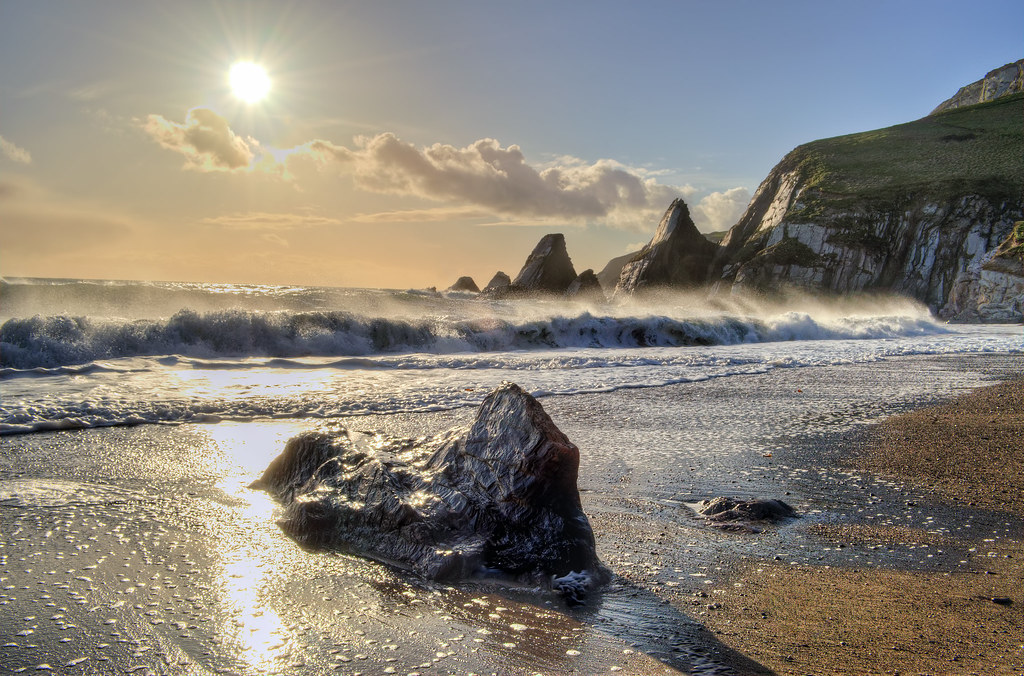 MemoryStudioUK's tweet image. Spring in my step.
Well I think winter is behind us and spring is in the air. I have a real thing for seascape shots at the moment now I have moved down to Devon, if anyone can tell me some good locations?
#devon #devonphoto #devonphotography #devonlife