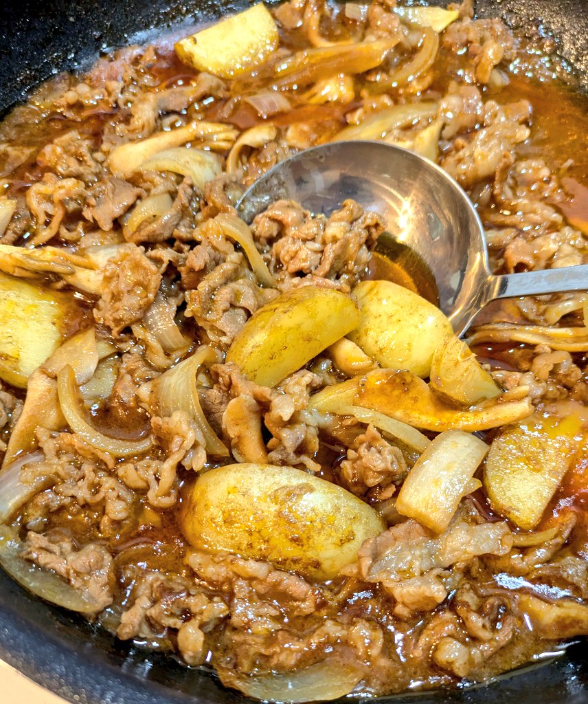昨日のスペアリブのタレで簡易シチューです🐂
また茶色いメシです🐮