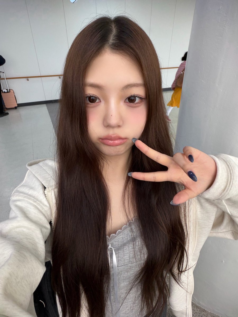 🍒⭐️🩷

#CLASSy #클라씨
#RIWON #김리원 #리원