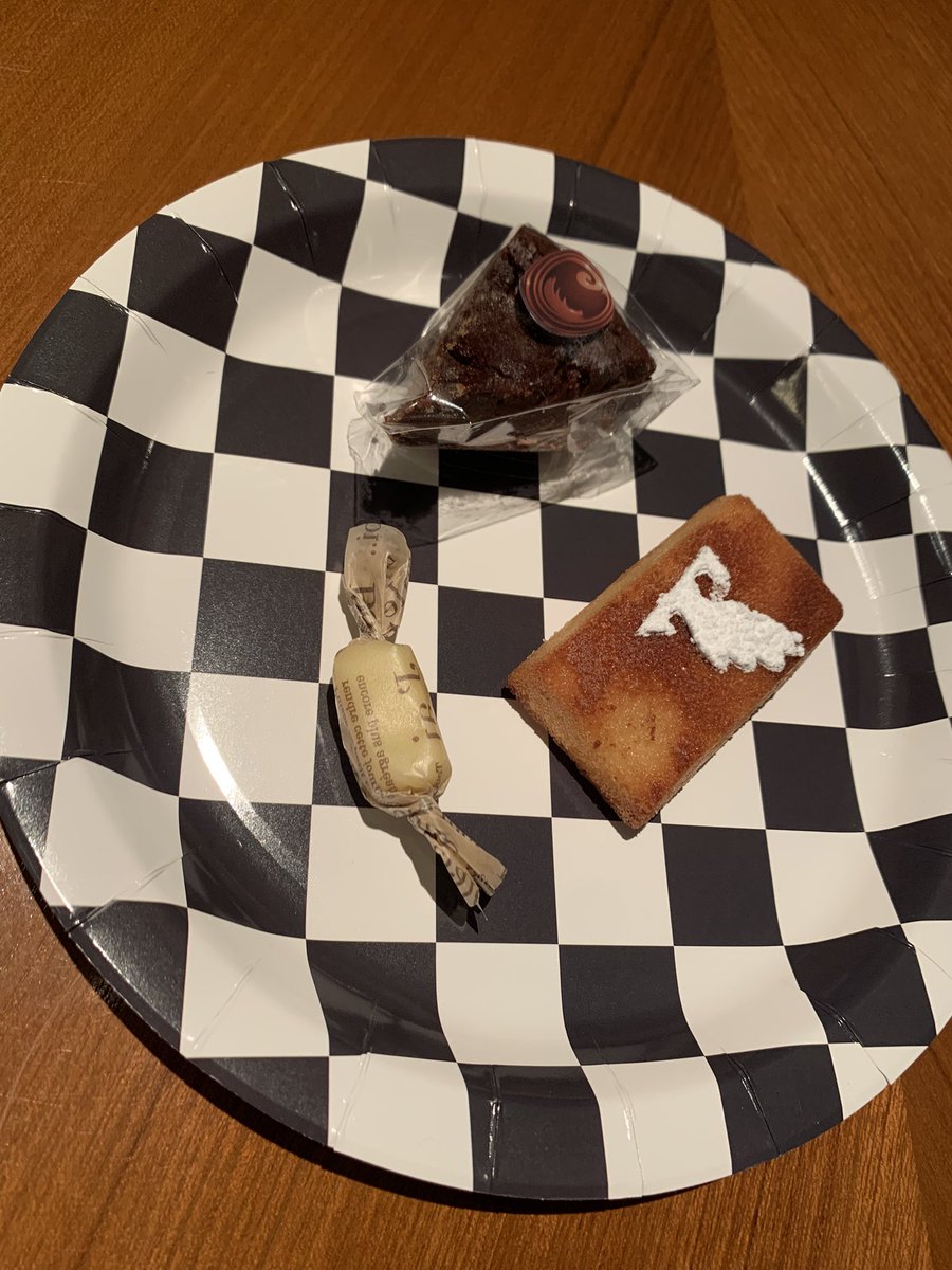 本木咲黒 tweet media