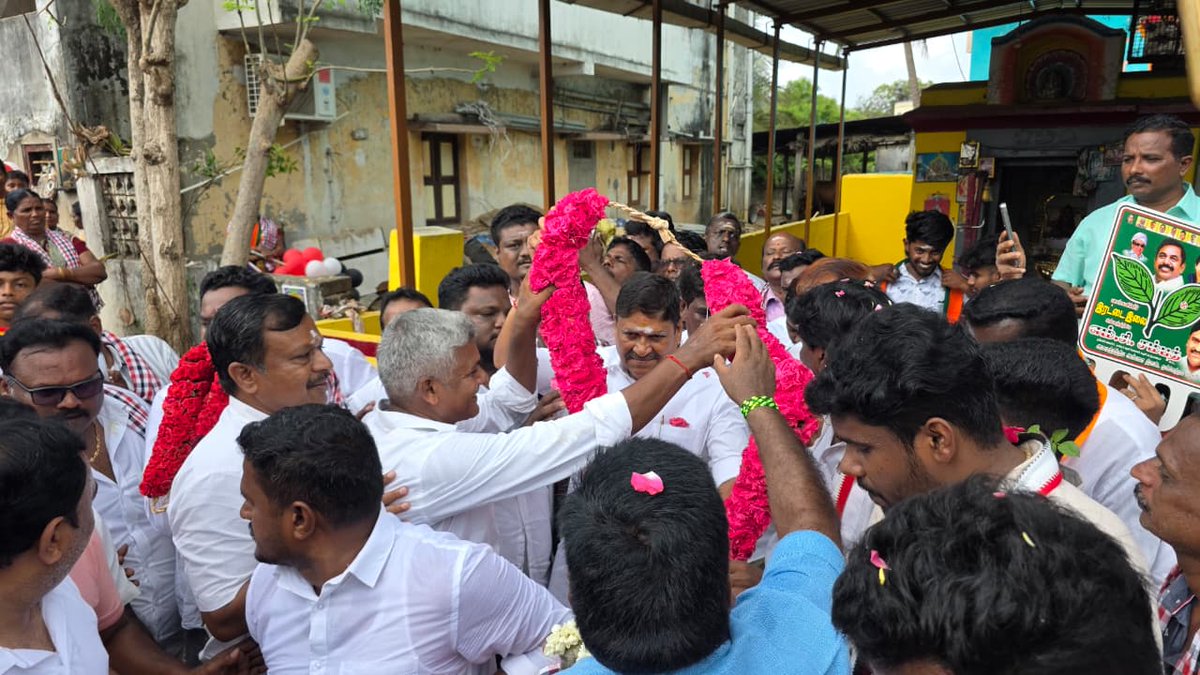 MCSampathOffl's tweet photo. இதய தெய்வம் மாண்புமிகு புரட்சித்தலைவர்,இதய தெய்வம் மாண்புமிகு புரட்சித்தலைவி அம்மா அவர்களின் ஆசியுடன் மாண்புமிகு கழக பொதுச் செயலாளர்,சட்டமன்ற எதிர்க்கட்சித் தலைவர் நாளைய முதல்வர் அண்ணன் எடப்பாடியார் அவர்களின் அறிவுறுத்தலின்படி கடலூர் மாநகரம் முதுநகர் பகுதிகளில்  கூட்டணி கட்சிகளின் பேராதரவுடன்,கழக நிர்வாகிகளின் எழுச்சியுடன் தேர்தல் பரப்புரை  நடைபெற்றது.

#MCSampath4Cuddalore #MCS4cuddalore
 #MCSampath #MCS
#கடலூரை_உயர்த்துவோம்