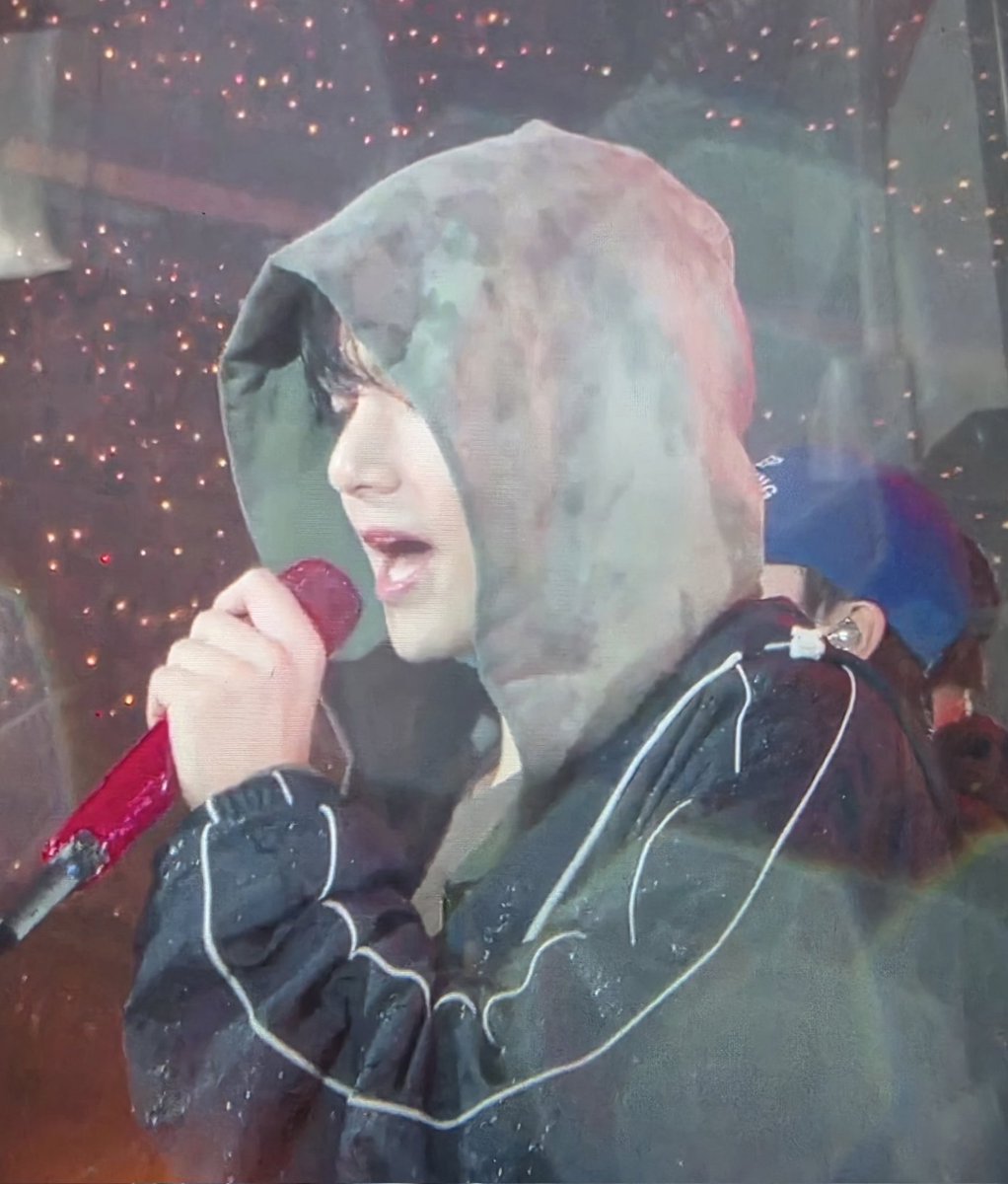 KTHINDIA's tweet image. Kim Taehyung, you absolutely shined on stage

Your energy was incredible &amp;amp; made whole concert unforgettable. So proud of you, hope you get some well-deserved rest now💜

BORAHAE TAEHYUNG
STAGE GENIUS V
#V_WORLDTOUR_ARIRANG
#TAEHYUNG_WORLDTOUR_ARIRANG_GOYANG #BTS_WORLDTOUR_ARIRANG