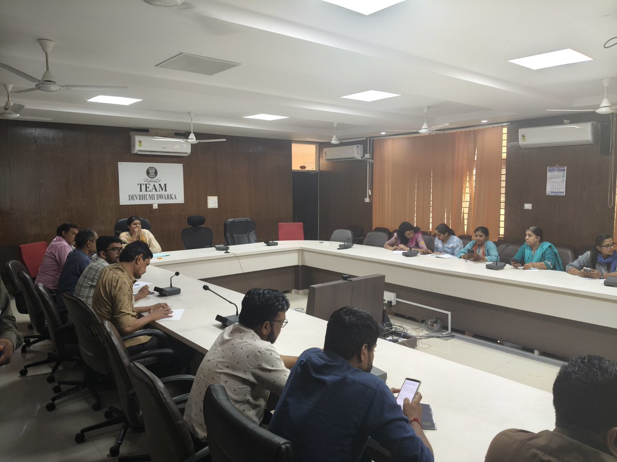 iGOT Karmyogi કર્મયોગી પ્લેટફોર્મ પર ‘મિશન કર્મયોગી – સાધના સપ્તાહ’ ની ઉજવણી  અંતર્ગત અત્રેની કચેરીમાં ફરજ બજાવતા તમામ અધિકારીશ્રીઓ/કર્મચારીશ્રીઓને iGOT Karmyogi પોર્ટલ પર ઓનલાઈન મેળવવાની રહેતી તાલીમ અંગે માર્ગદર્શન આપવા બેઠકનું આયોજન કરવામાં આવેલ.