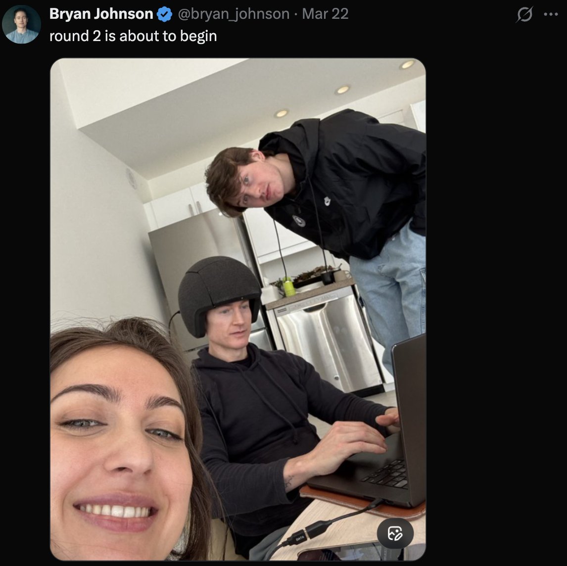 LILY tweet media