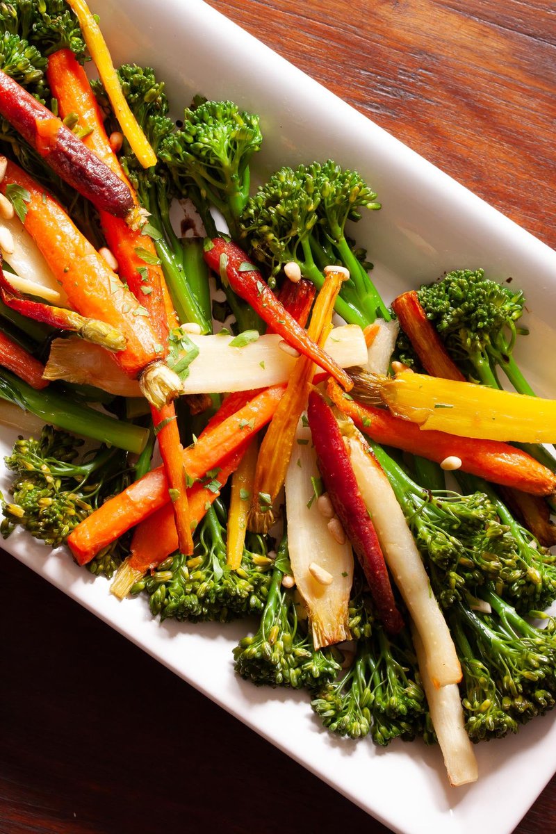 giangiskitchen's tweet image. Rainbow carrots &amp;amp; broccolini 🥕🌿
Quick, flavorful, and perfectly balanced, a fail-proof side dish.

giangiskitchen.com/broccolini-car…

#EasyRecipes #HealthySides #GiangisKitchen #HomeCooking