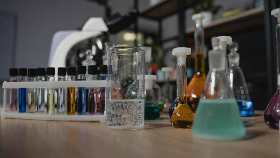 New Electrolyte Powers Lithium Metal Batteries In Extreme Cold

Researchers from Nankai University and the Shanghai Institute of Space Power-Sources have developed a groundbreaking hydrofluorocarbon electrolyte that enables lithium-metal batteries to reach an energy density of