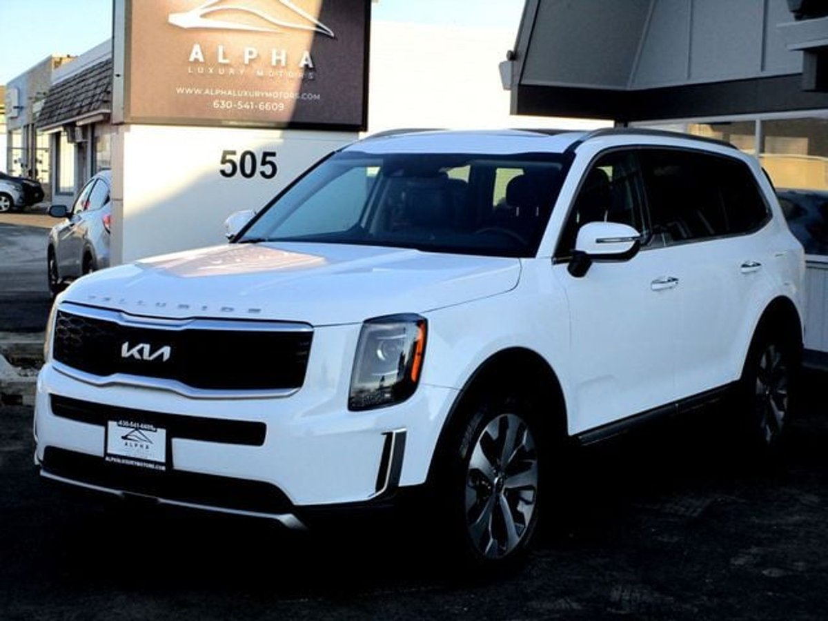 AlphaLuxryMotor's tweet photo. 2022 Kia Telluride   Check out our new inventory:  https://t.co/jFtyjOdeca Discover the thrill of adventure with the 2022 Kia Telluride! This spacious SUV combines luxury, safety, and state-of-the-art technology, making every family road https://t.co/GR8MUnlrm2