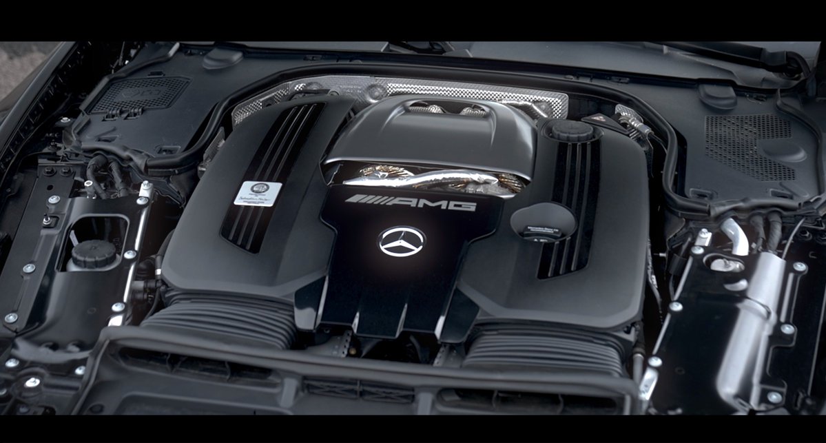 Daisuke_lvlori's tweet image. 現行型AMG SL63の試乗インプレッション動画が公開！
先代モデルから4シーター化されて軟派になったか…と思いきやその逆でバチバチにスポーツ性能を進化させてきた現行型。
獰猛なスペックと優雅な雰囲気が同居する不思議な1台でした！

ご視聴はこちら👇
youtu.be/t69Aklpo_BI

#TOPRANK