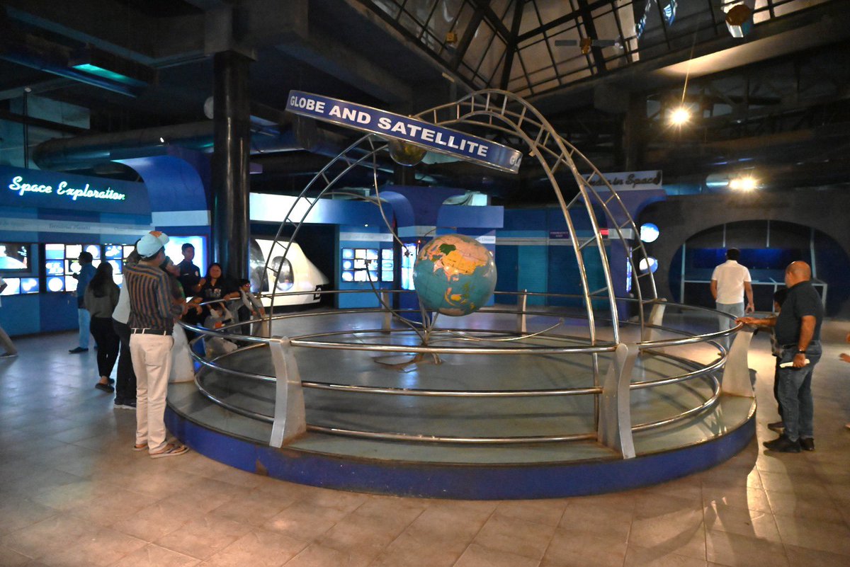 GujScienceCity's tweet photo. ગુજરાત સાયન્સ સિટીનો Hall of Space અને Hall of Science – જ્યાં વિજ્ઞાનને અનુભવવાનો અનોખો આનંદ મળે છે!
પરિવાર સાથે આવો અને શોધો બ્રહ્માંડના રહસ્યો સાથે સાથે વિજ્ઞાનના અજોડ પ્રયોગો.
#GujaratScienceCity #HallOfSpace #HallOfScience #ScienceForAll #ExploreScience #FamilyFun #STEMEducation #Ahmedabad #ScienceExperience
@PMOIndia @CMOGuj @GovernorofGuj @IndiaDST @DSTGujarat @InfoGujarat @drvrajesh @arjunmodhwadia