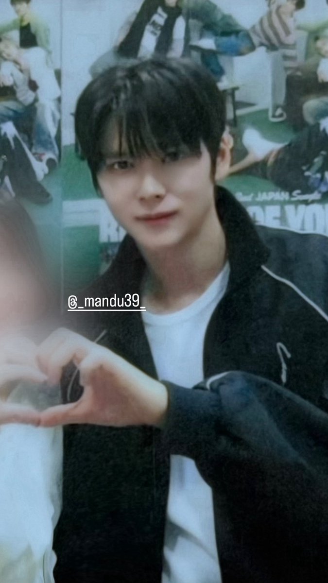 𝑨𝑴ෆ¨̮ tweet media