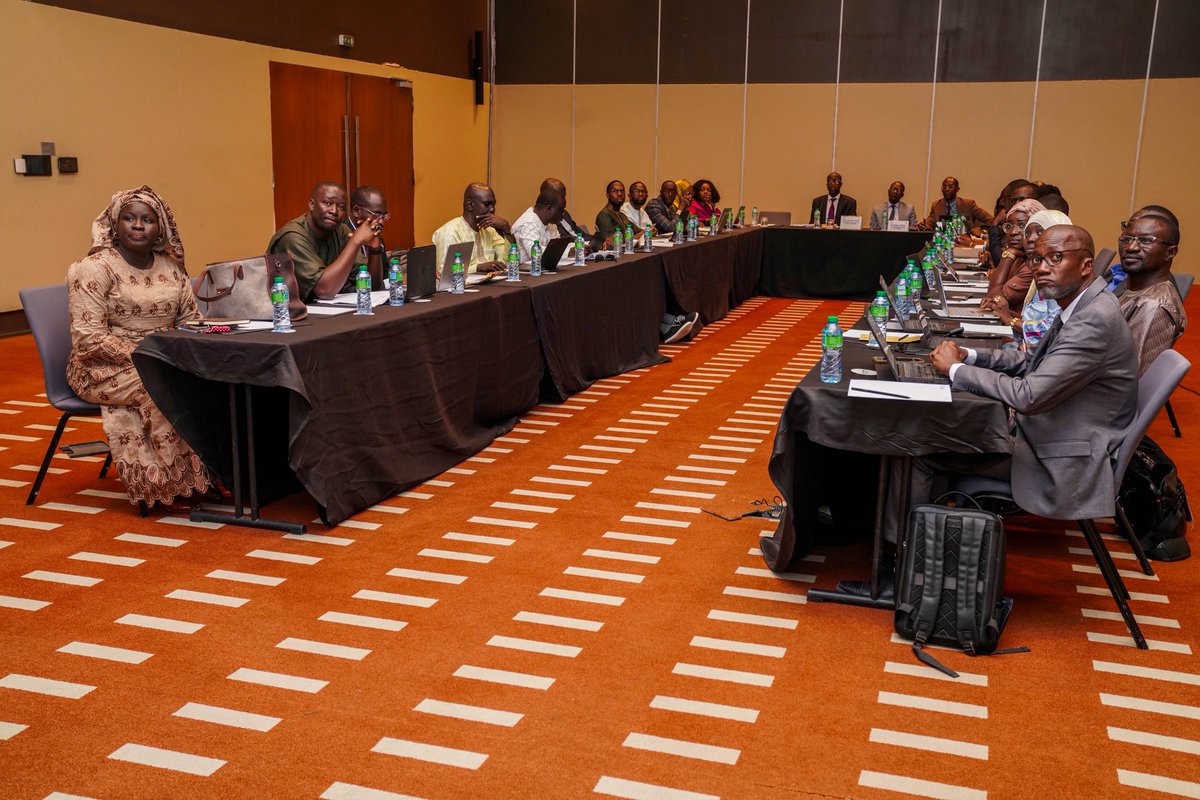statsenegal's tweet photo. Réunion du Comité de pilotage du PHASAOC ce 9 avril 2026 à Dakar.
Bilan 2025 & perspectives 2026
Exécution financière
Validation du PTBA 2026
Une rencontre clé pour renforcer les statistiques en Afrique de l’Ouest et du Centre.
#ANSD #PHASAOC #BanqueMondiale #COPIL
#Statistiques #Gouvernance #Développement #Afrique