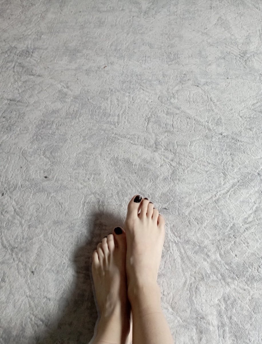 Cuma cumartesi reel seanslar açık #ayakfetişi #finansalköle #sahibe