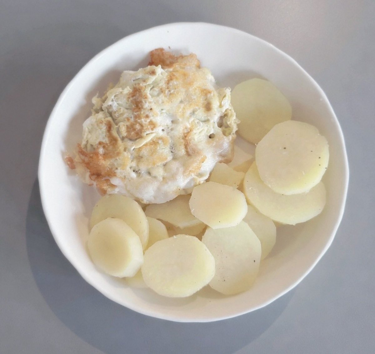 kttist's tweet image. april  9  🐰
= 1100  cal  ♡  day  2  binge  free