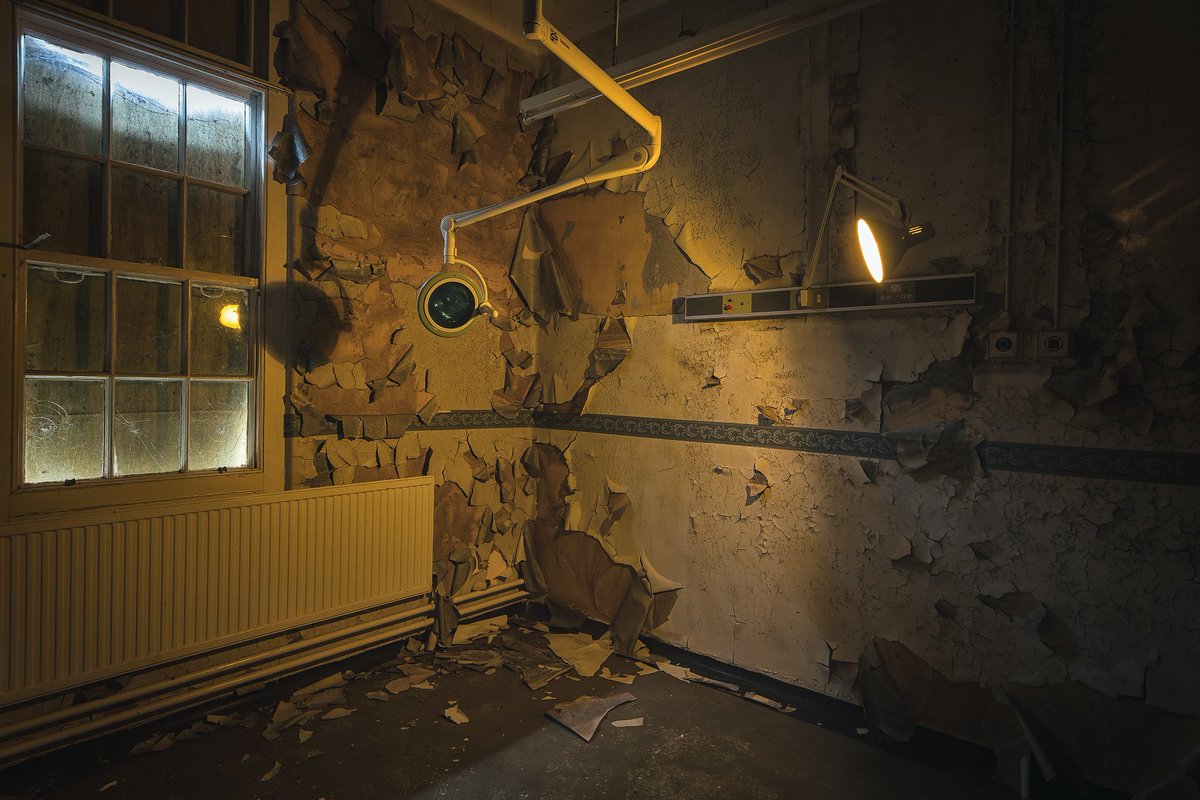 jsnsmummum's tweet image. "Trapped Clue hunt in the dark—crack codes, unlock secrets, escape before time runs out! ♂ #EscapeRoomChallenge #PuzzleMaster"