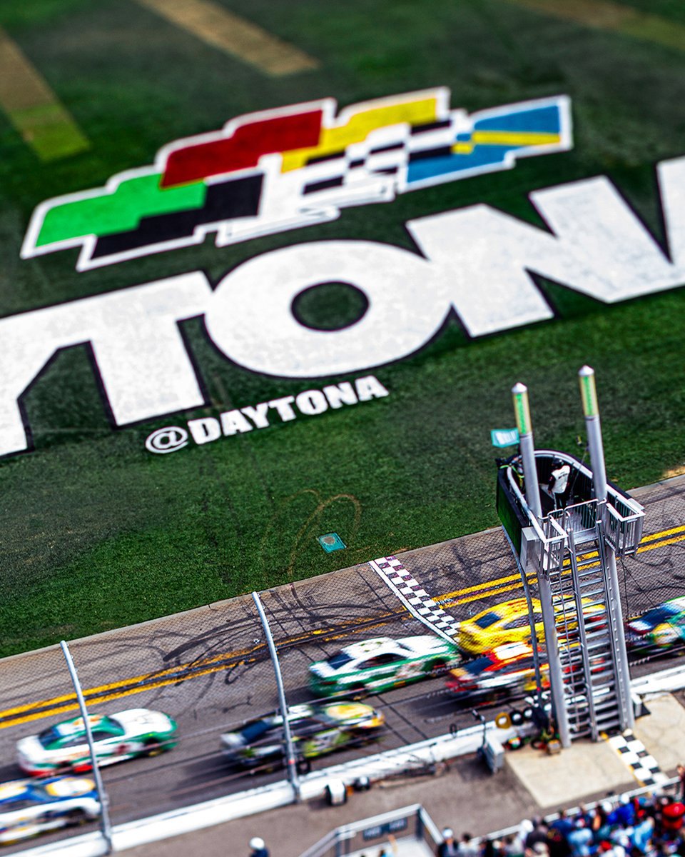 Daytona International Speedway tweet media