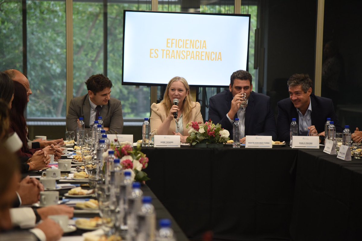 Hebe Casado tweet media