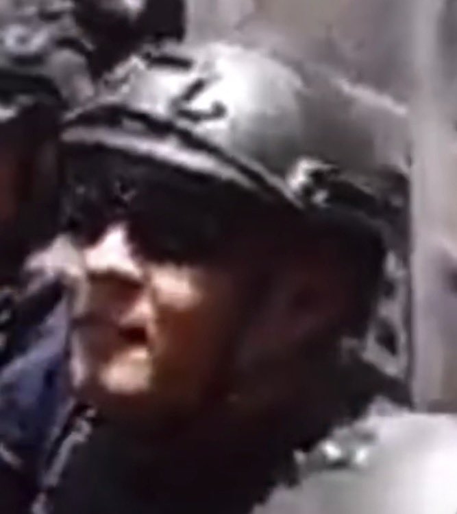 #9DeAbril PARA IR CONOCIENDO LA CARA DE LOS REPRESORES DE <a href="/delcyrodriguezv/">Delcy Rodríguez</a>.

ESTE FUE EL QUE GOLPEÓ UNA CÁMARA CON SU ESCUDO.

<a href="/ChacoCma/">CHACO</a> <a href="/GastonLevar/">Gaston Levar</a> <a href="/perez_davi42064/">Mr. EMI</a> <a href="/KuroNoRoninn/">KuroRyuu</a> <a href="/EstFlvctvat/">Alea Iacta Est</a> 

#9DeAbrilCalleYLucha