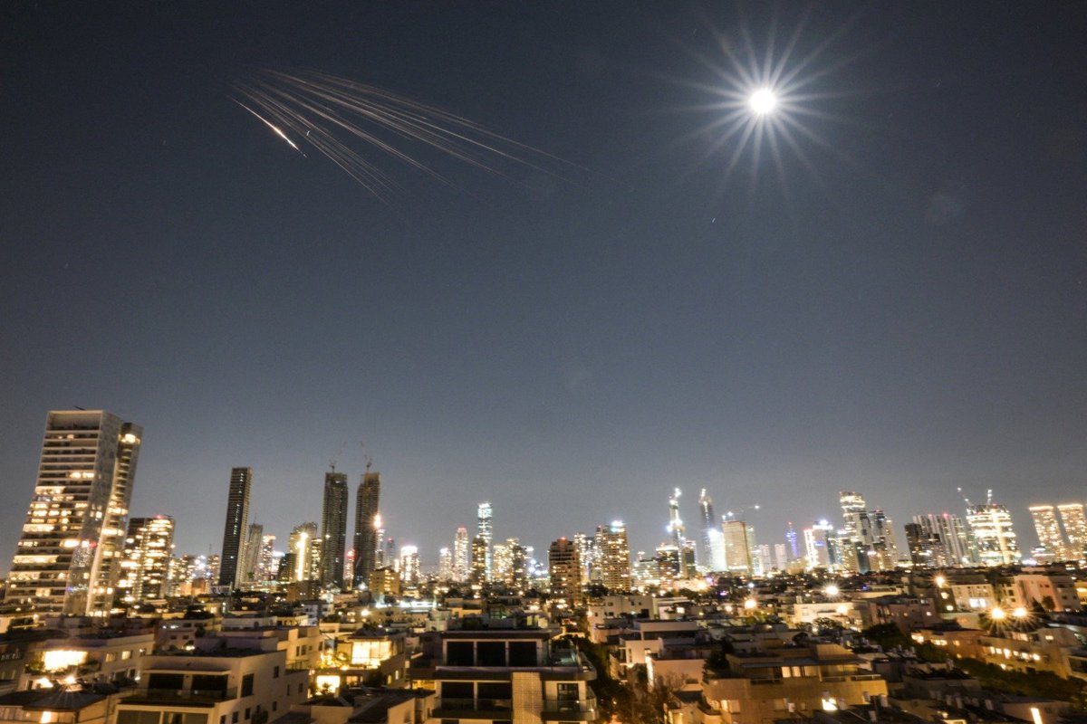 newsisrael13's tweet photo. הערכת מצב בצה"ל אחרי השיגורים לצפון: "ייתכן ירי מלבנון לעבר אזורים נוספים בישראל בשעות הקרובות"
https://t.co/nxITsGiQan

@OrHeller https://t.co/nkObCUk683