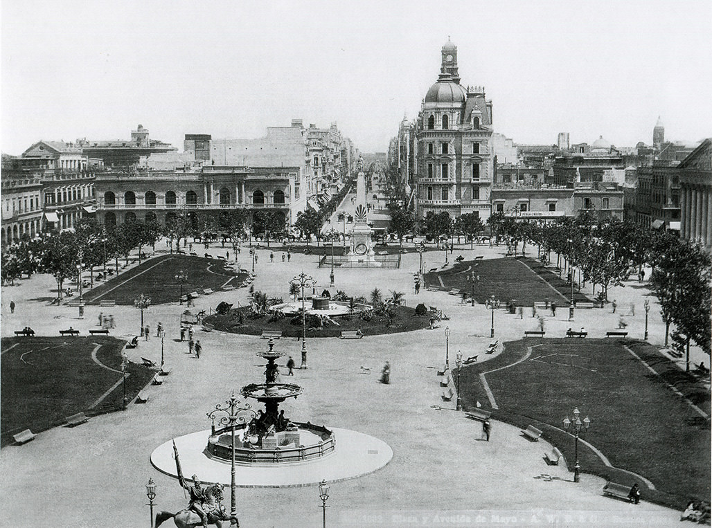 DystopiaNow! tweet media