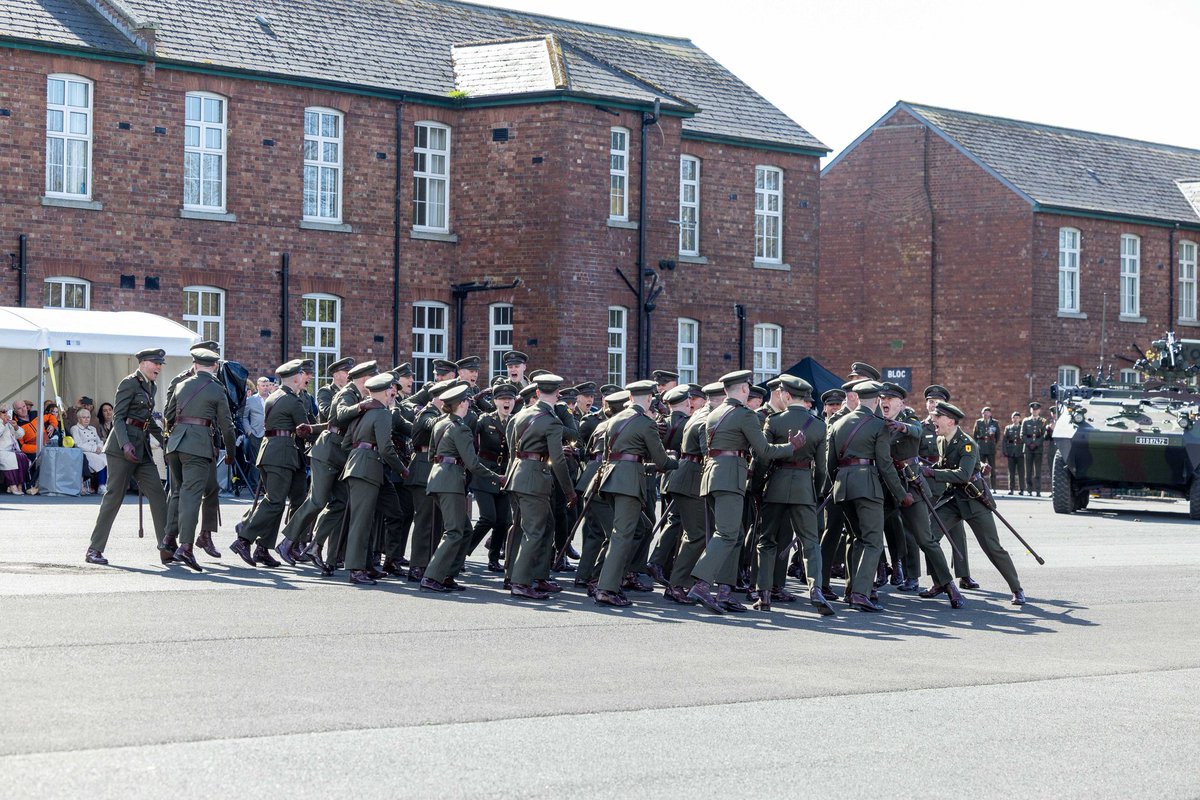 defenceforces's tweet image. Today, Minister for Defence Helen McEntee TD and Chief of Staff Lieutenant General Rossa Mulcahy attended the Commissioning Ceremony of the 101st Cadet Class at the Defence Forces Training Centre, The Curragh, Co Kildare.

Held on Pearse Square within the Military College, the