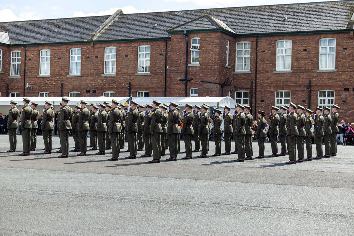 defenceforces's tweet image. Today, Minister for Defence Helen McEntee TD and Chief of Staff Lieutenant General Rossa Mulcahy attended the Commissioning Ceremony of the 101st Cadet Class at the Defence Forces Training Centre, The Curragh, Co Kildare.

Held on Pearse Square within the Military College, the
