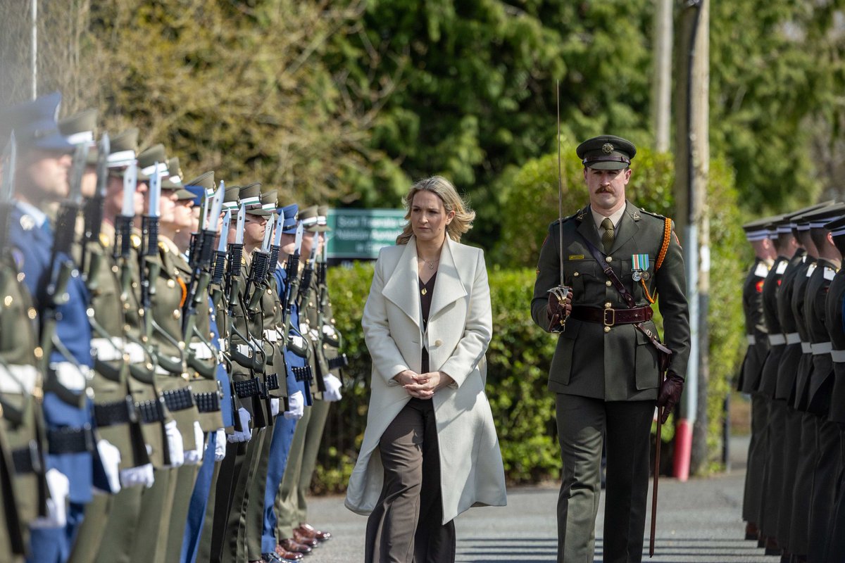 defenceforces's tweet image. Today, Minister for Defence Helen McEntee TD and Chief of Staff Lieutenant General Rossa Mulcahy attended the Commissioning Ceremony of the 101st Cadet Class at the Defence Forces Training Centre, The Curragh, Co Kildare.

Held on Pearse Square within the Military College, the