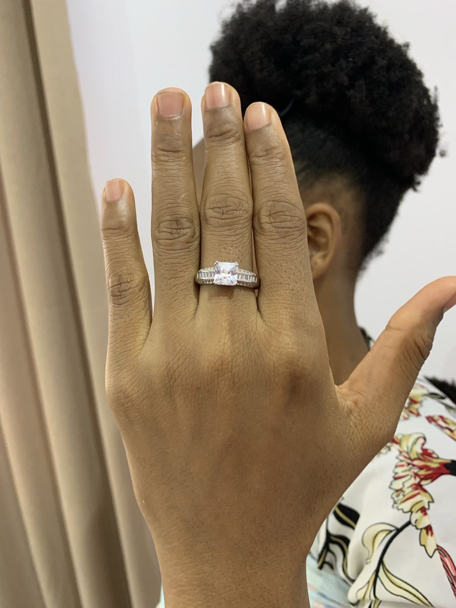 Beauty Proposal Ring 
Available 
#50,000
Comes Boxed