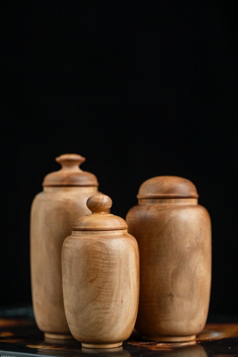 cycynthiachen's tweet image. "Turn an old glass jar into a cozy candle holder! Scrub clean, add a tealight, and wrap with twine—your new rustic decor is ready.  #UpcycleHacks #RusticCharm"