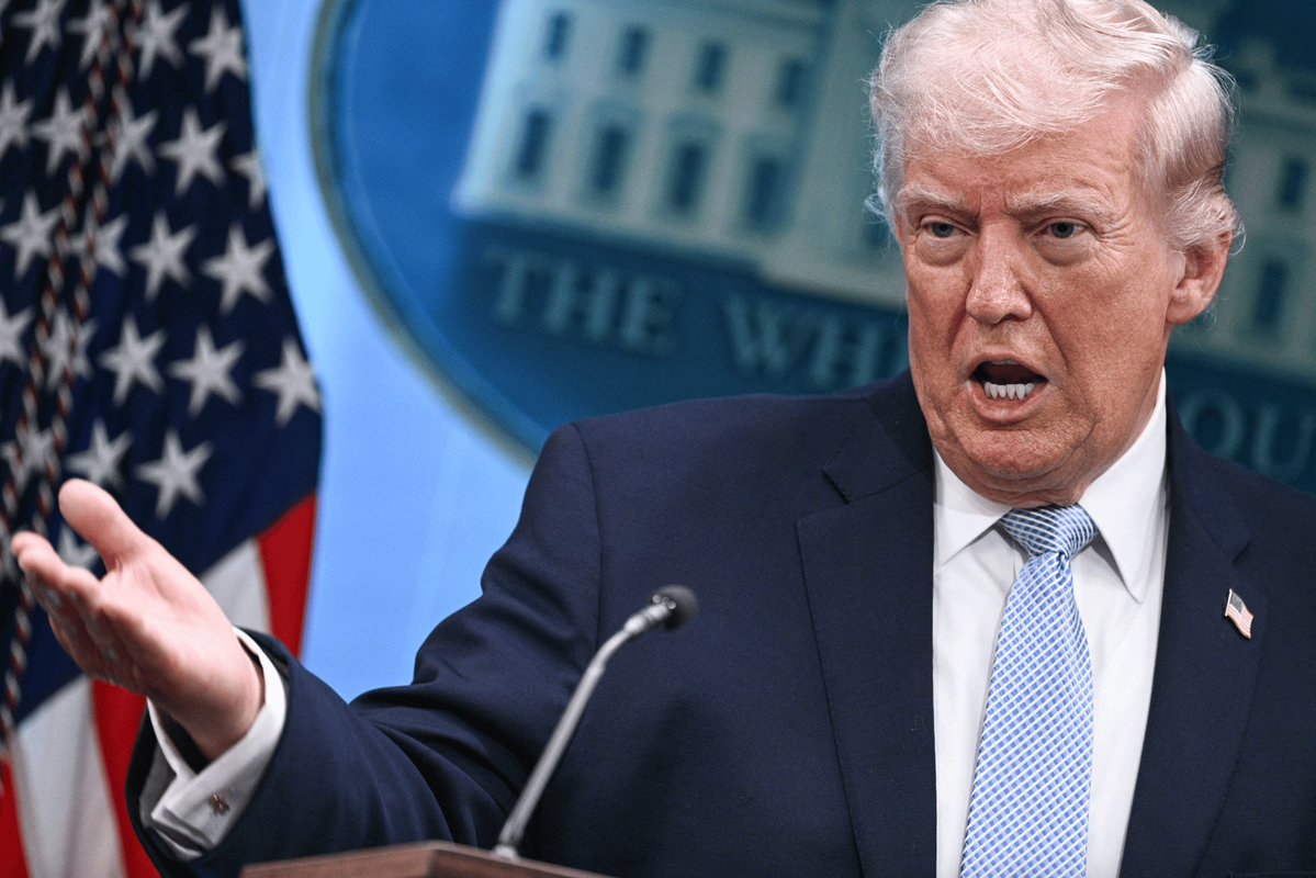 🇮🇷 ÚLTIMA HORA:  Donald Trump advierte que será “muy doloroso” para Irán si no se llega a un acuerdo.

Trump se muestra optimista sobre las negociaciones privadas, pero deja claro: sin acuerdo, las consecuencias serán duras.