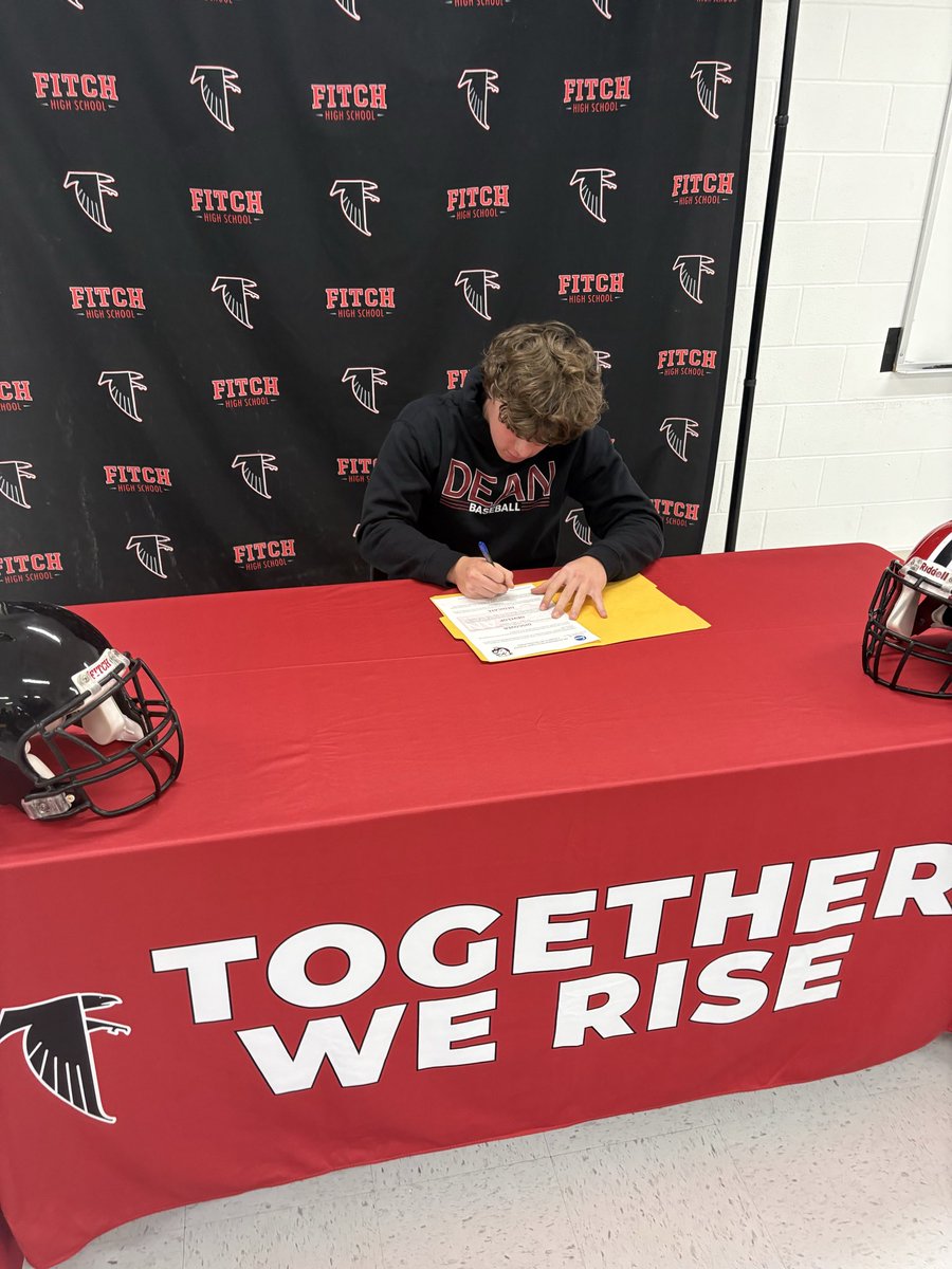 football_fitch's tweet photo. Today we celebrated our Falcons moving on to the next level at our Signing Day Ceremony.

Ethan Essue – UMass Dartmouth
Sean Bussey &amp; Gabriel Carey – WCSU
Mark McBride – Dean College (FB/BASE)

Proud of their hard work earning this opportunity. #TheTimeIsNow 🦅 https://t.co/JvWyM3ny10