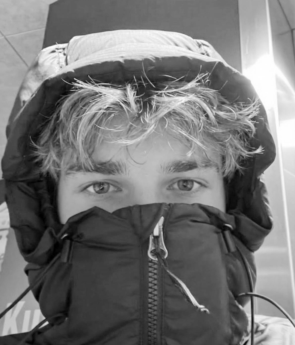 𝓐𝓘𝓓 tweet media