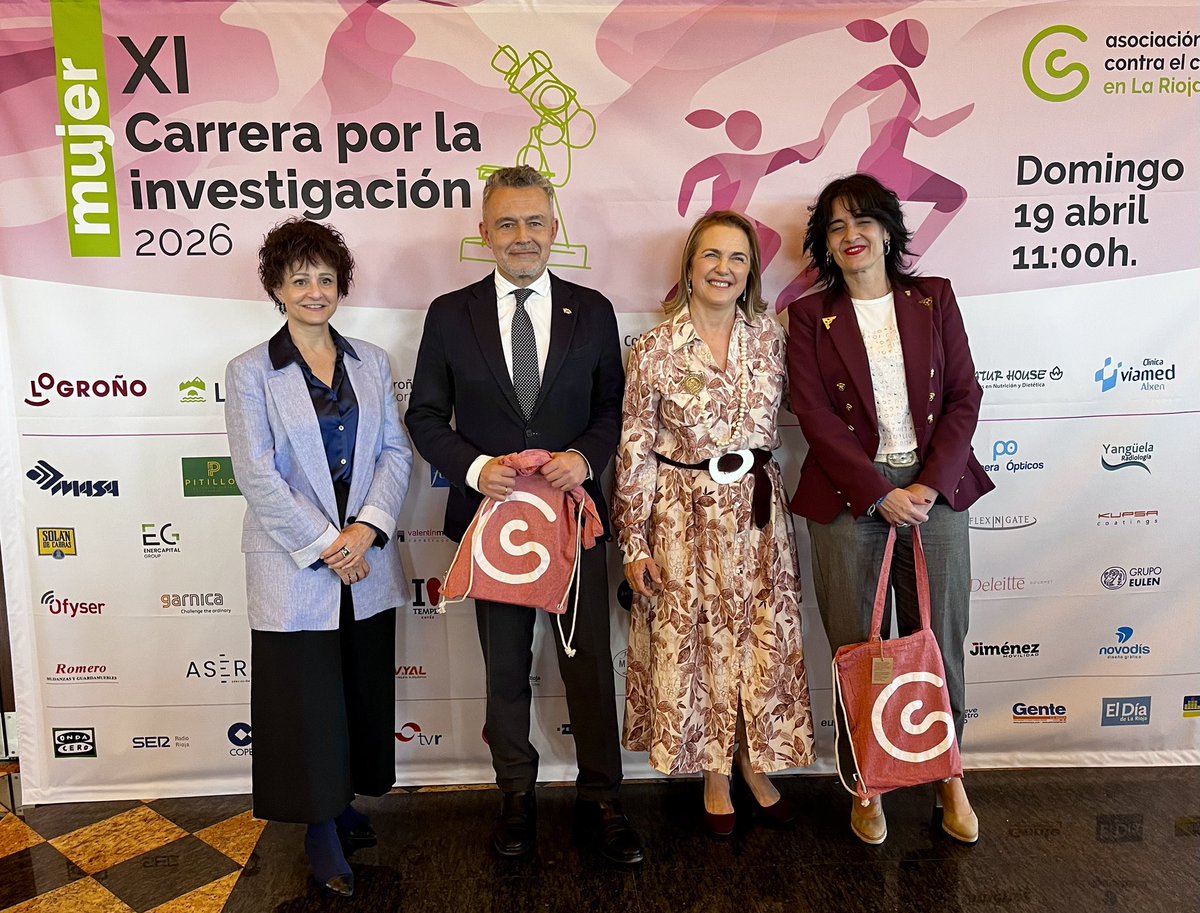 AytoLogrono's tweet image. 🏃‍♀️🩷| El 19 de abril #Logroño se teñirá de rosa para la XI Carrera de la Mujer por la Investigación de @ContraCancerRIO.

🔹 El alcalde, @conrado_escobar, junto con varios miembros de la Corporación, ha participado en la presentación del evento, que va más allá de una mera prueba