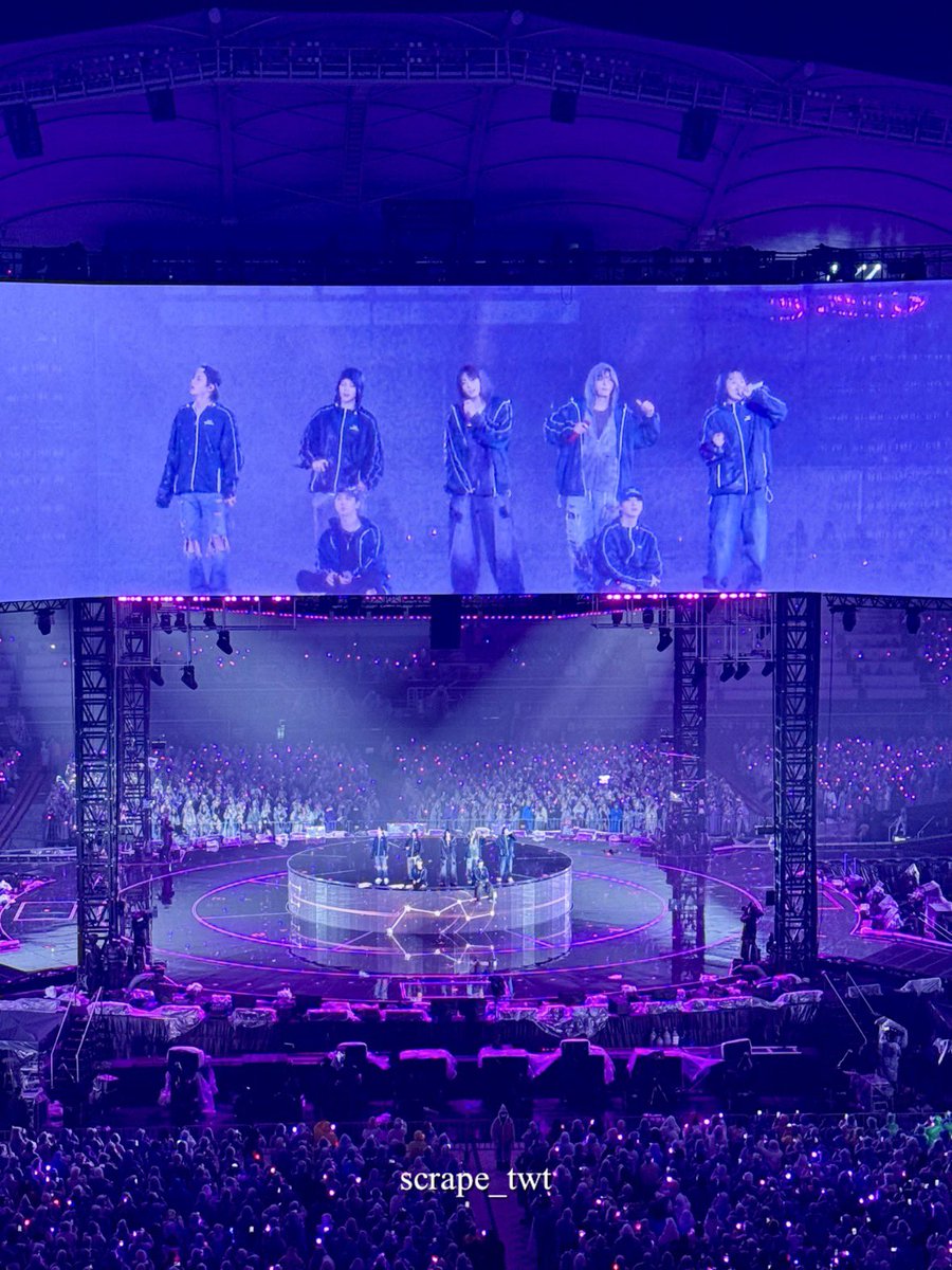 scrape_twt's tweet photo. 방탄은 역시 일곱이 같이 잇어야 함~~ https://t.co/YupkEHsgNb