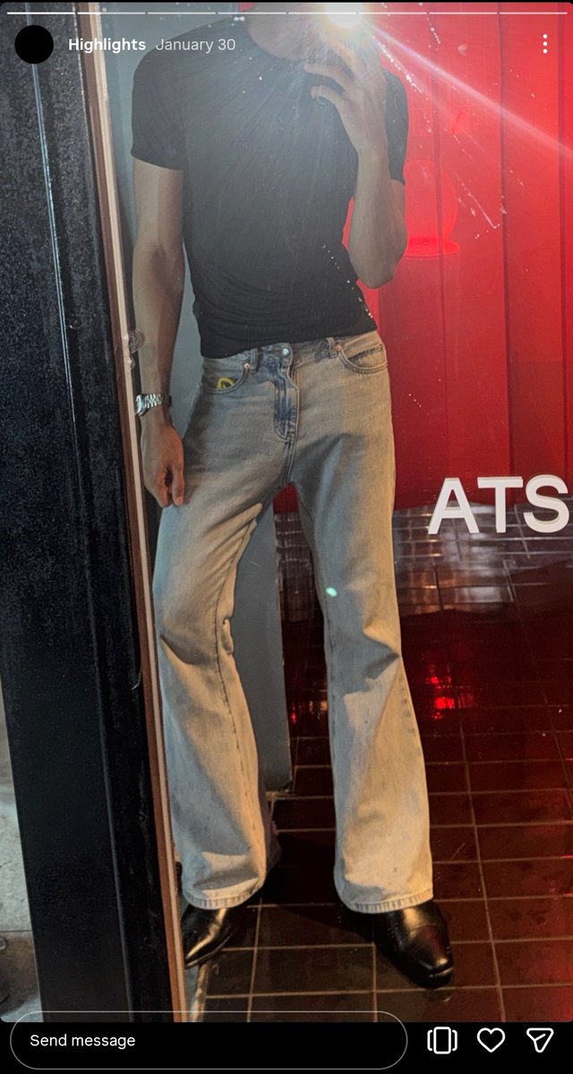 oplx88's tweet photo. Yg lagi viral dari kemarin😊 orang biasanya suka yg bulky, pulen katanya enak buat fun sama cuddle tapi kalo tinggi, proporsional, lean begini kayak boyfriendable aja gitu, ngeliatnya bikin berdebar https://t.co/yM2k9D5udv