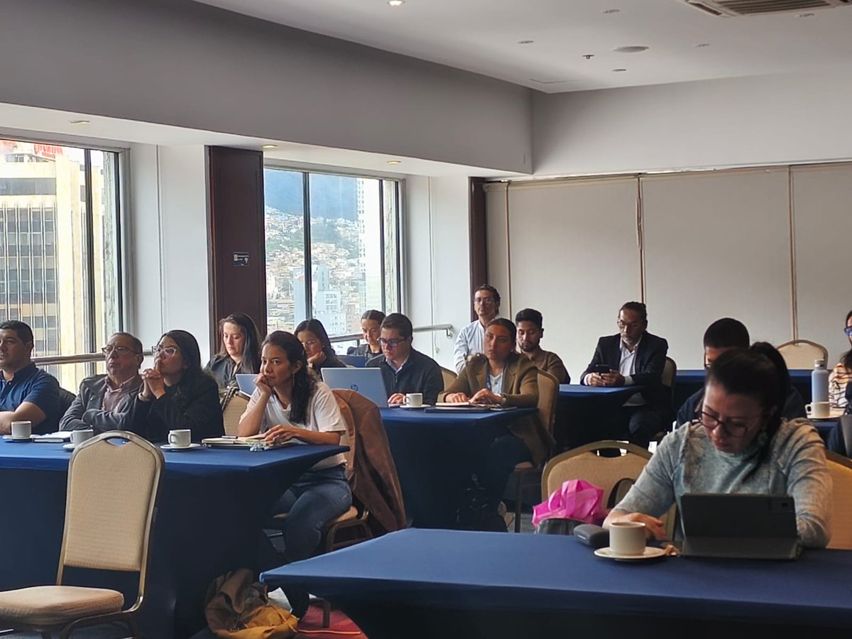 MinAmbienteCo's tweet photo. El Ministerio de Ambiente y Desarrollo Sostenible, en cabeza de la ministra (e) Irene Velez Torres (@IreneVelezT) con el apoyo y la cooperación de la Global Water Partnership GWP (@GWP_Sam) presentó y socializó los elementos técnicos, estratégicos y operativos del Plan de Acción con un enfoque climático para la gestión de agua. 💧 

El espacio de trabajo desarrollado contó con el apoyo del Programa ODS 6 implementado por  GWP. ✅

De esta forma y en cumplimiento a los compromisos del gobierno, se avanza con la actualización de la Política Nacional del Agua #SomosAgua