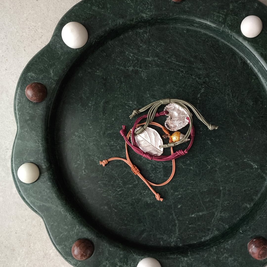 plsaltandpepper's tweet image. Ten błysk na nadgarstku… minimalistyczny detal, który uzupełni Twoją stylizację -&amp;gt; bit.ly/SP_BRANSOLETKI 
#saltandpepper #polishdesign #polskamoda #polishfashion #sustainablefashion