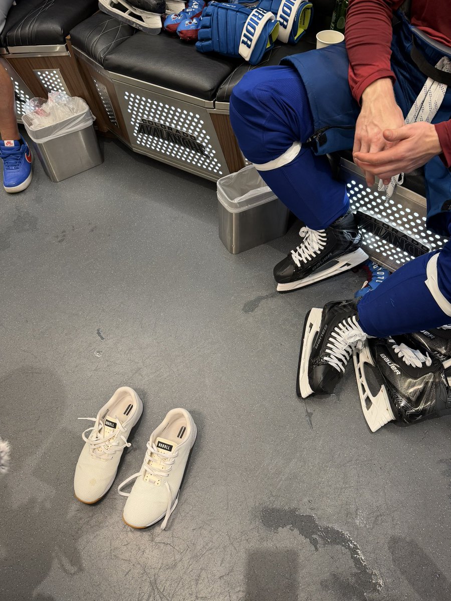 Marty Necas came back into the room giggling this morning. Gabe was less than impressed with the prank effort… Shoe laces backwards in his one sneaker 👀