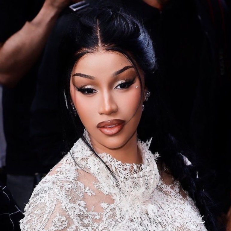 The Cardi Room tweet media