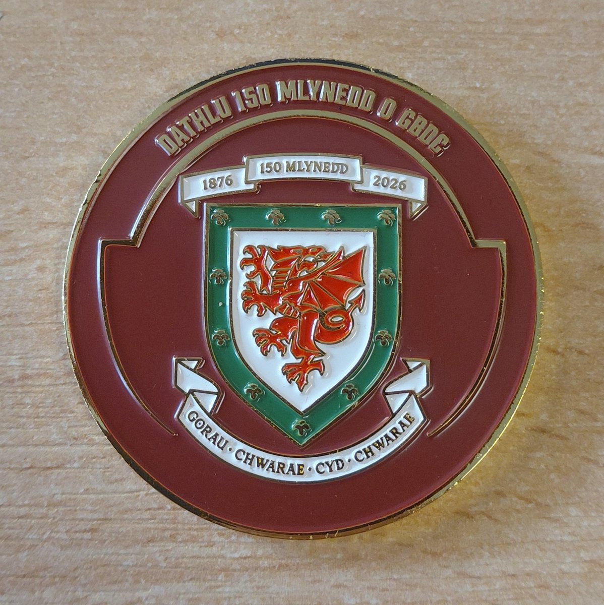 oldwelshpins's tweet photo. WHAT'S IN THE BOX

A closer look at @cymru 150th year commemorative coin from @zenithcoins 

#oldwelshpin https://t.co/PJpTwSsYlm
