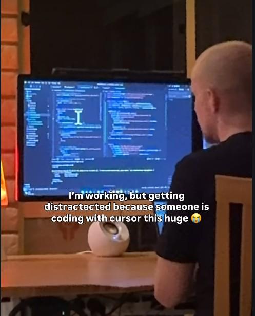 PR0GRAMMERHUM0R's tweet image. aCSharpJoke redd.it/1sgtnrn