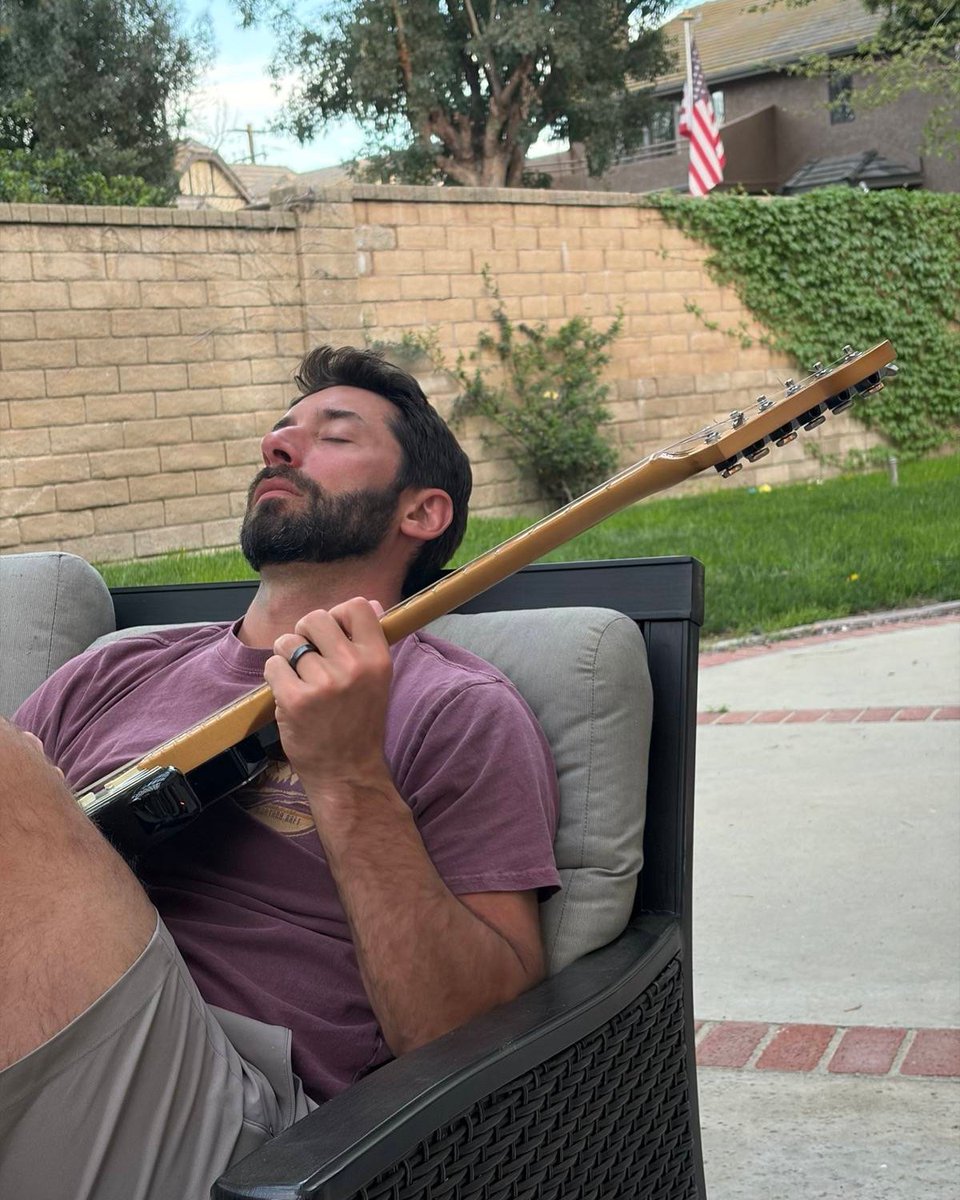 Joe Zieja tweet media