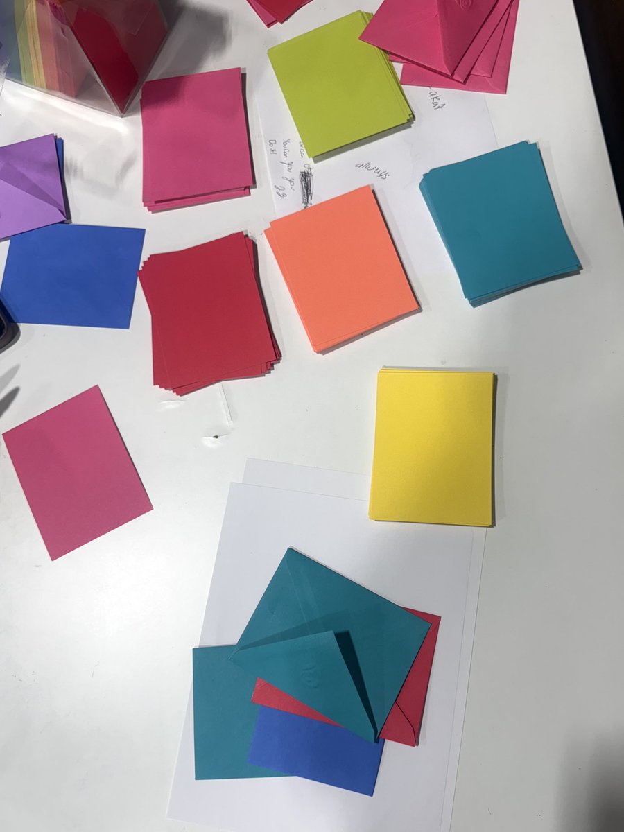 ZakatUS's tweet image. Junior and senior #students from ACE Amandla Charter School visited our #Chicago headquarters for a second time yesterday to help pack #hygiene kits to be distributed to local children’s hospitals, and at our upcoming #food distributions! Each package came with socks,