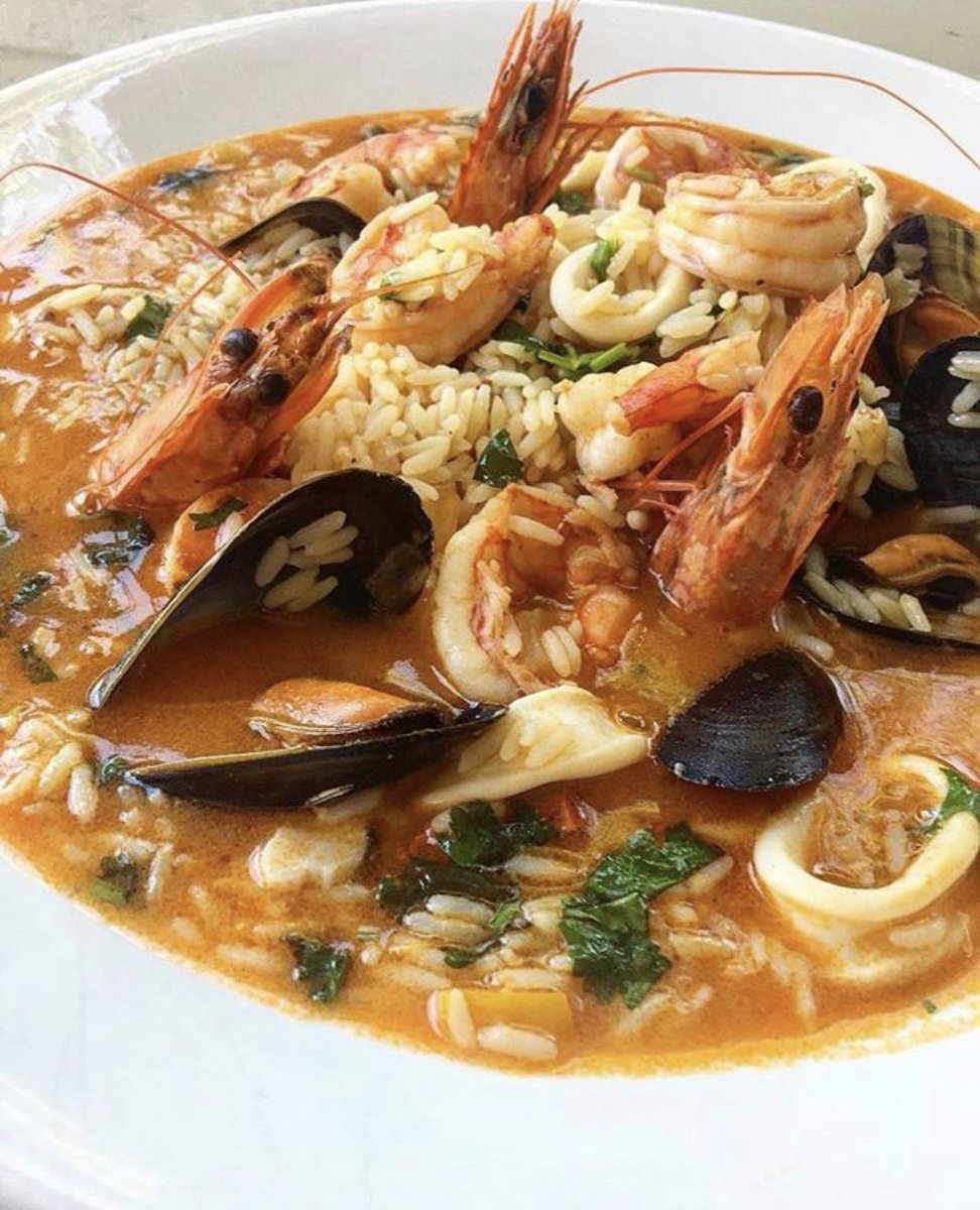 alentejo_1970's tweet image. Presenting you: The 7 Gastronomic Wonders of #Portugal 🇵🇹
3. Seafood Rice
A classic dish from Portugal’s coastal regions. This rich and aromatic seafood rice is cooked with a variety of shellfish in a flavorful broth, resulting in a slightly soupy and deeply satisfying dish.