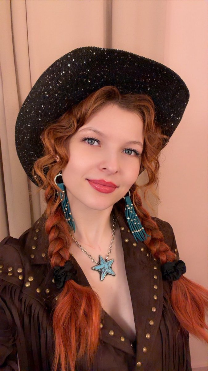 caitlinmaemusic's tweet image. LOVING my new jacket from @KeepItKittenish ❤️🎶❤️ Dreamers you really need to go check the new @JessieJDecker collection right now! #followyourdreams  #thankyou  #Caitlinmae